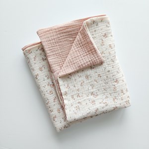 Kocyk muślinowy - romantyczne kwiatuszki